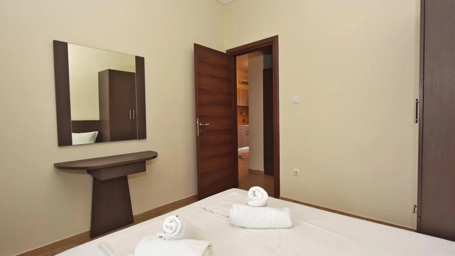 Lejlighedshotel Haus Jorgos Apartments By Booking Kottas Paralia Dionisiou Grækenland